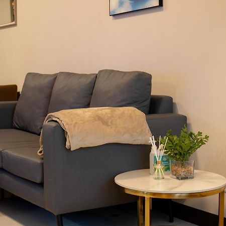 تاغويغ Cityscape View 2Br In Uptown Bgc W 200Mbps Wifi المظهر الخارجي الصورة