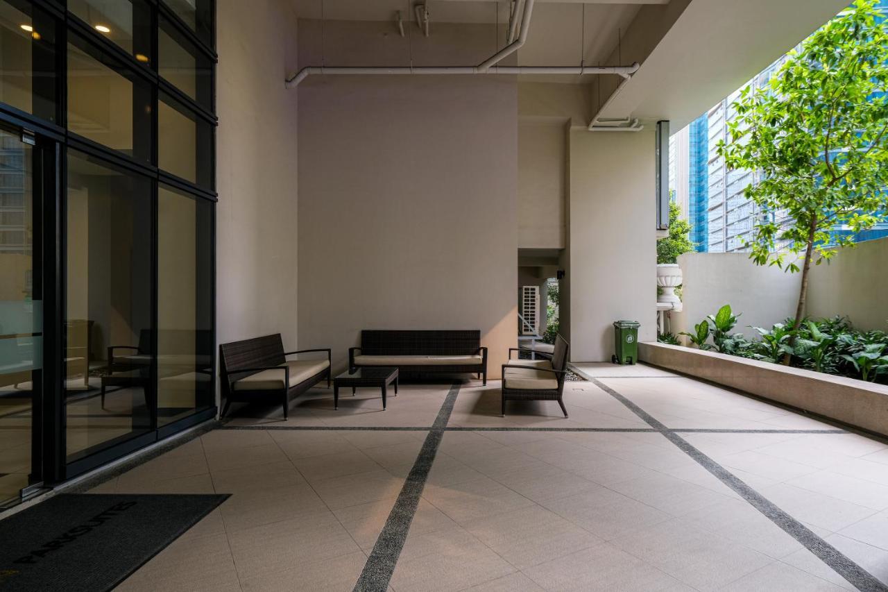 تاغويغ Cityscape View 2Br In Uptown Bgc W 200Mbps Wifi المظهر الخارجي الصورة