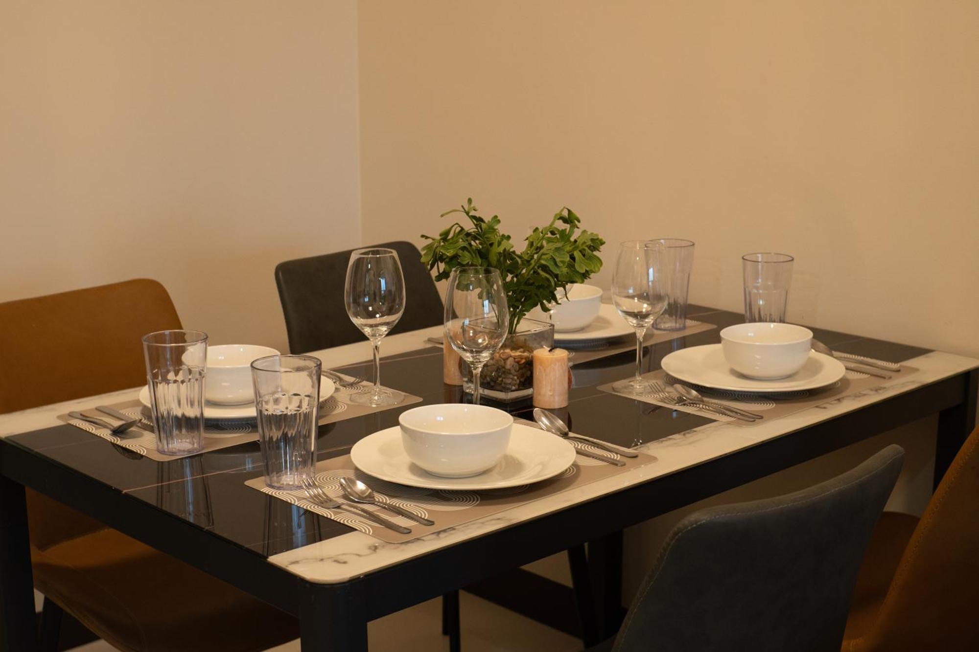 تاغويغ Cityscape View 2Br In Uptown Bgc W 200Mbps Wifi المظهر الخارجي الصورة