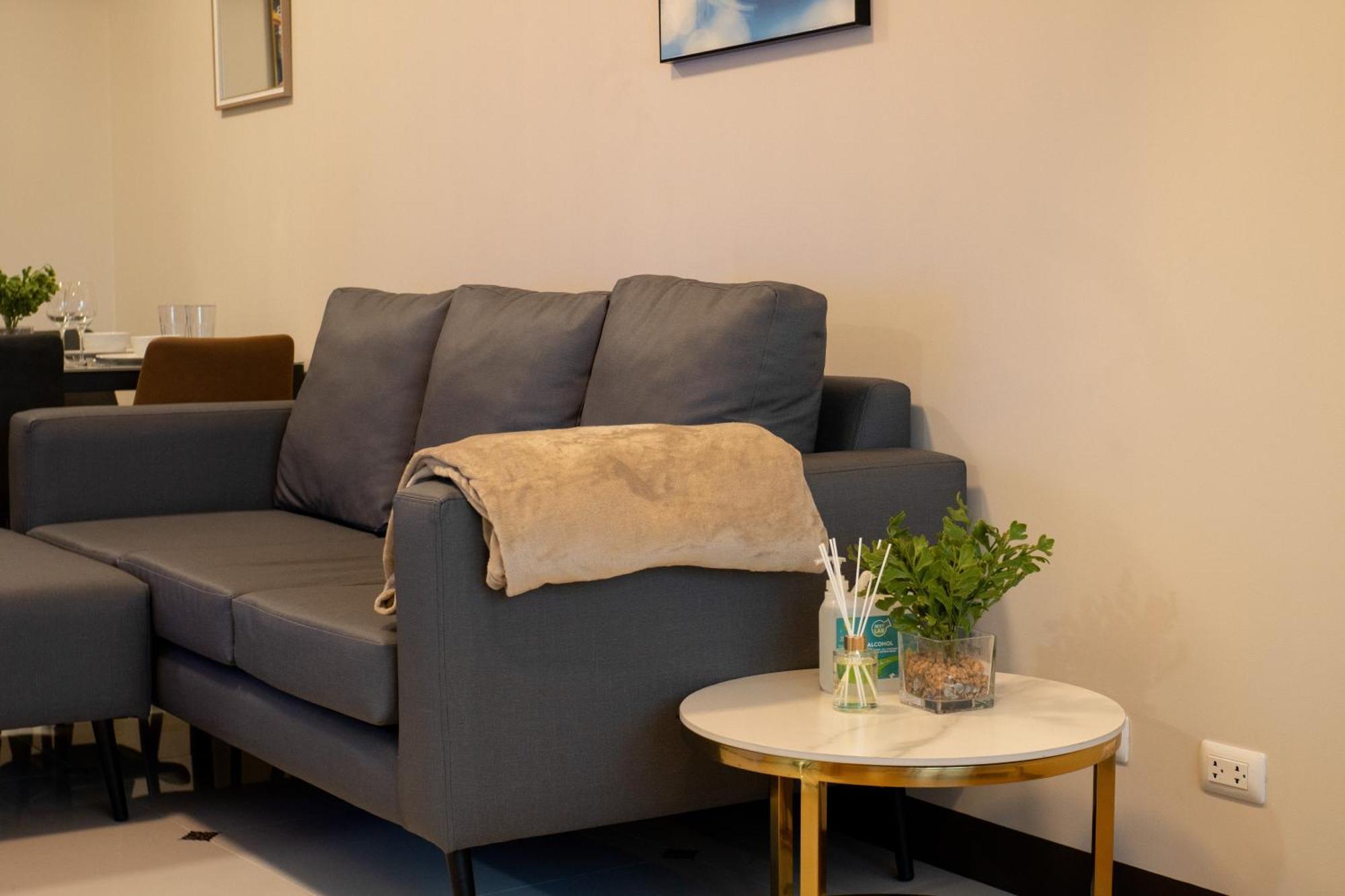 تاغويغ Cityscape View 2Br In Uptown Bgc W 200Mbps Wifi المظهر الخارجي الصورة