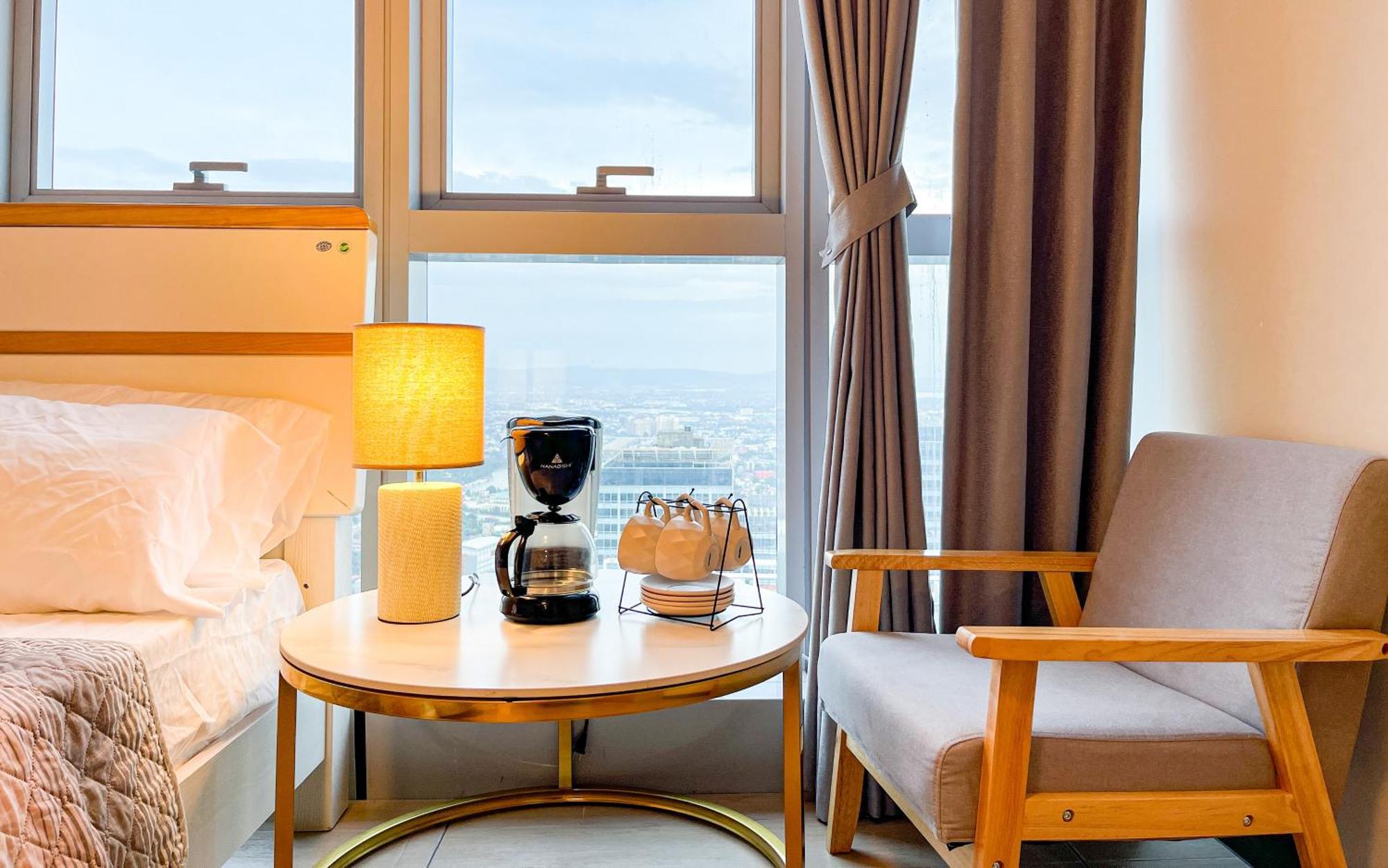 تاغويغ Cityscape View 2Br In Uptown Bgc W 200Mbps Wifi المظهر الخارجي الصورة