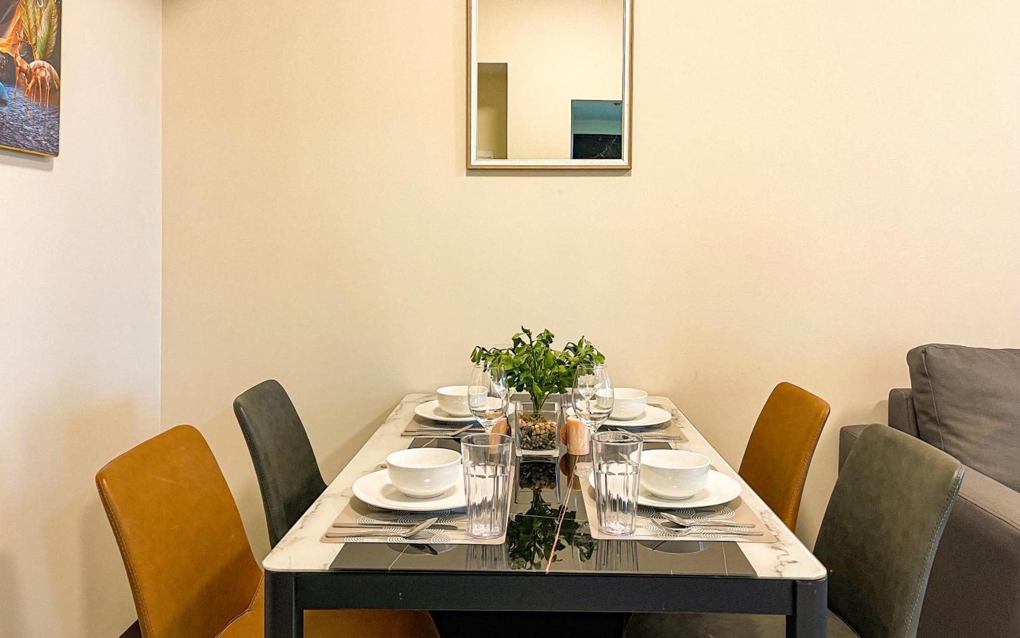 تاغويغ Cityscape View 2Br In Uptown Bgc W 200Mbps Wifi المظهر الخارجي الصورة