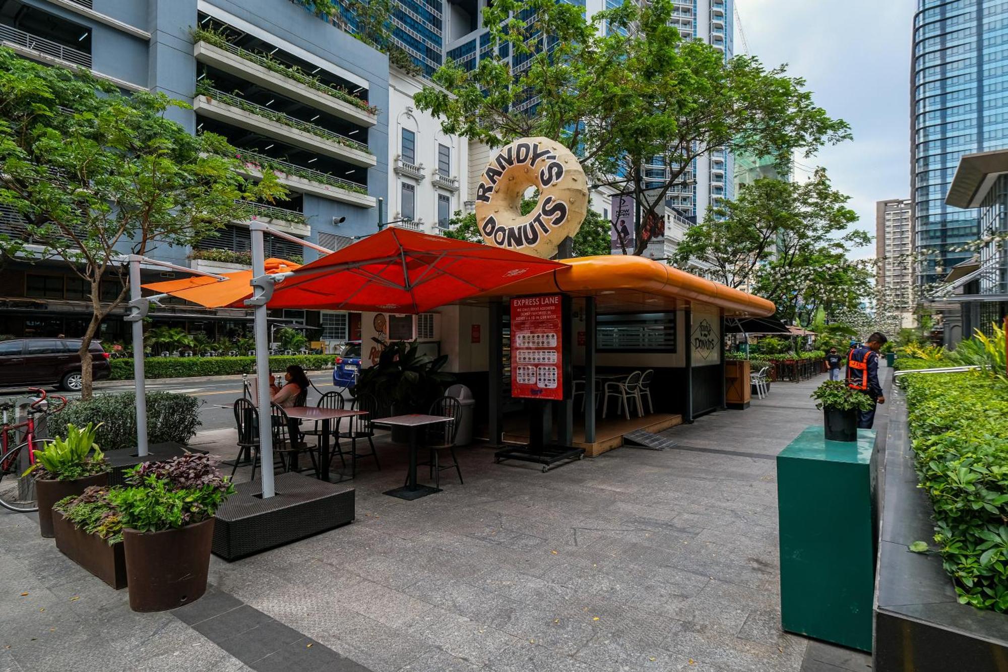تاغويغ Cityscape View 2Br In Uptown Bgc W 200Mbps Wifi المظهر الخارجي الصورة